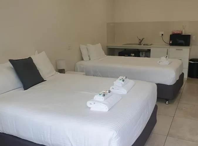 Carlton Suites